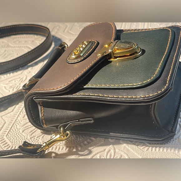 Vintage Veneta Dark Green and Brown Leather Shoulder Hand Bag with Gold Hardware - Picture 4 of 16